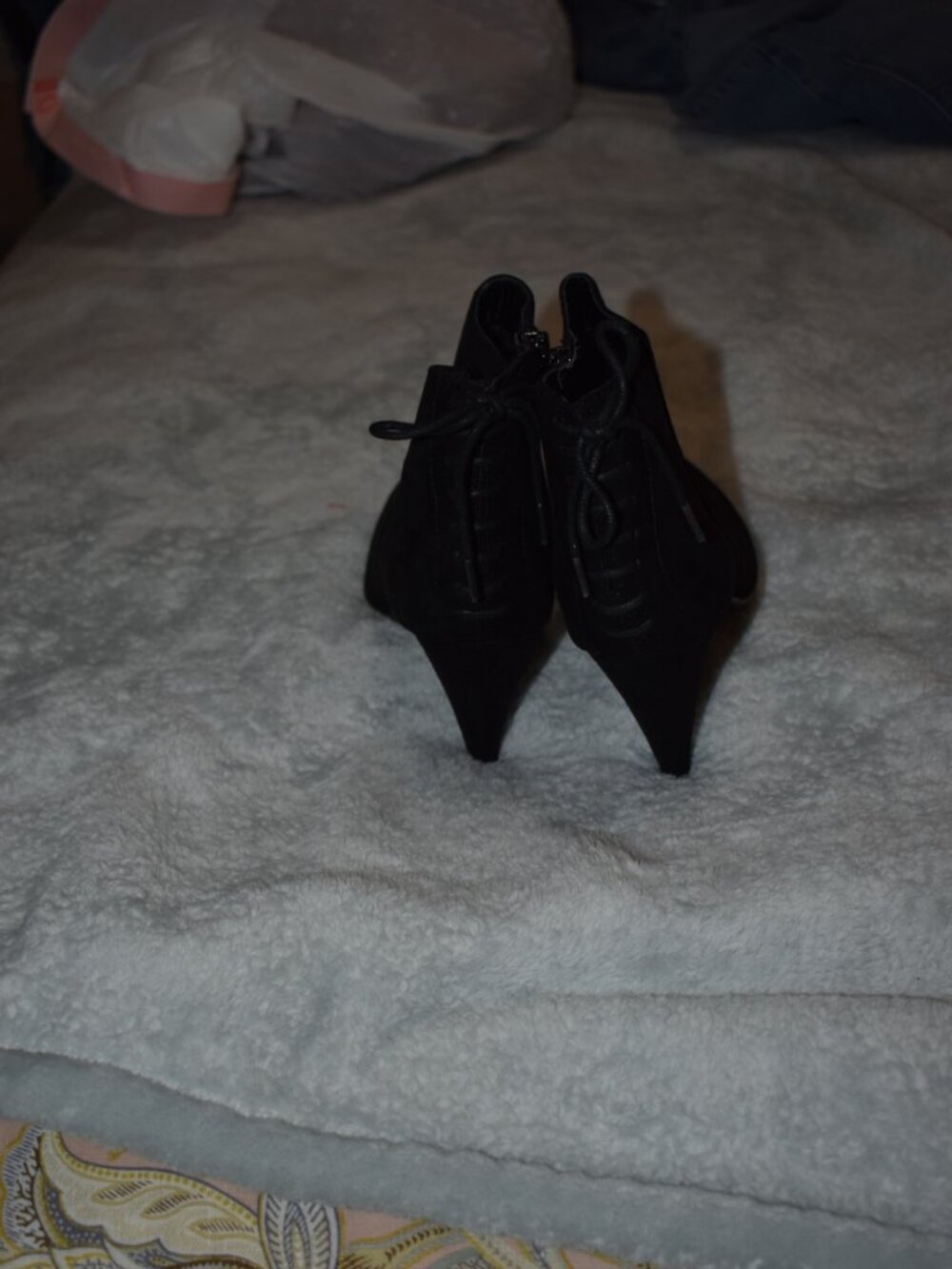 shoes - Picture 2 of 7